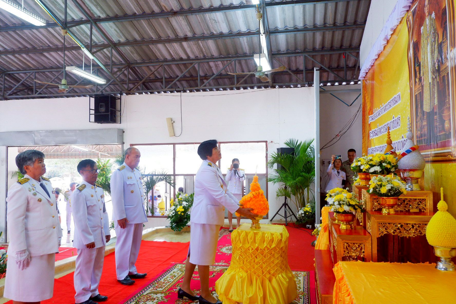 สำนักงานพัฒนาชุมชนอำเภอกิจกรรมร่วมกิจกรรม 5 ธันวาคม “วันคล้ายวันพระบรมราชสมภพ ในหลวง รัชกาลที่ 9 - วันชาติไทย - วันพ่อแห่งชาติ”