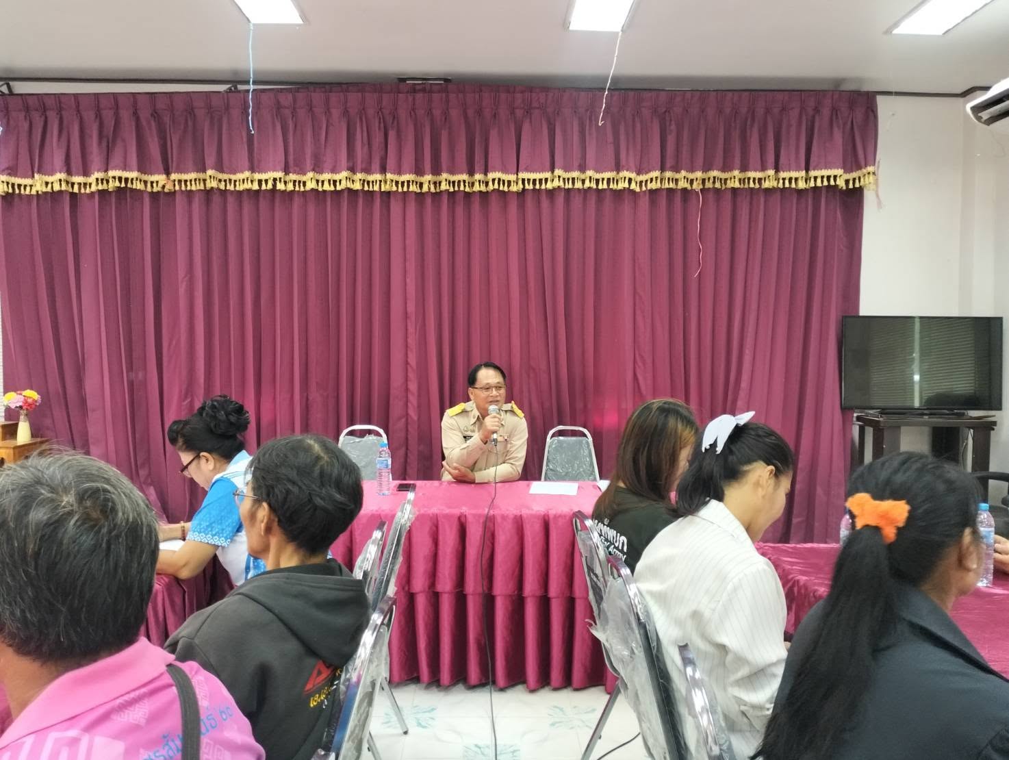พช.กุดรัง ลุยจัดเวทีประชาคม คัดเลือก 2 ตัวแทนอช. ตำบลนาโพธิ์ ขับเคลื่อนงานพัฒนาชุมชนยาวถึงปี 73