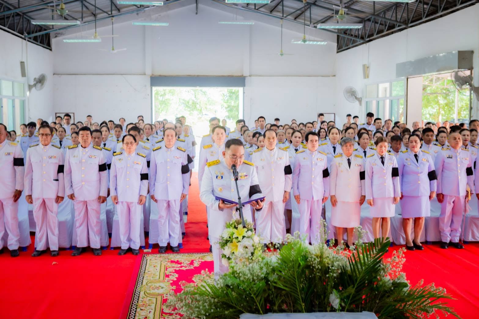อำเภอกุดรัง น้อมรำลึกในพระมหากรุณาธิคุณ จัดพิธีเจริญพระพุทธมนต์และทำบุญตักบาตร ถวายเป็นพระราชกุศล เนื่องใน "วันนวมินทรมหาราช" 13 ตุลาคม 2569