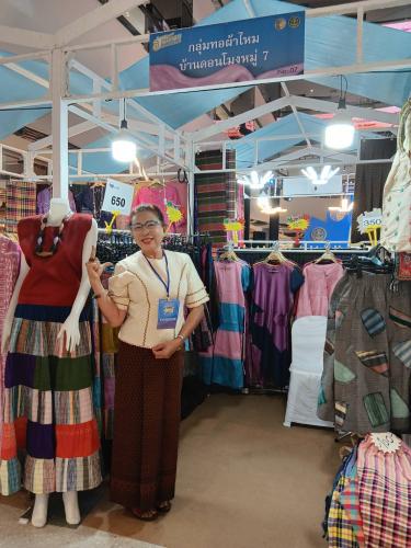 หมู่บ้านดอนโมงนวัตวิถี หมู่ที่ 7 ตำบลกุดรัง อำเภอกุดรัง จังหวัดมหาสารคาม มีอาชีพที่หลายหลาย สามารถสร้างรายได้ให้กับคนในชุมชน #นวัตวิถี # กลุ่มOTOP