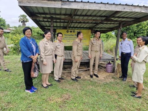 รองผู้ว่าฯ มหาสารคาม ลงพื้นที่อำเภอกุดรัง ตรวจเยี่ยมแปลงศูนย์เรียนรู้โคก หนอง นา พร้อมให้กำลังใจกลุ่มสตรีนำสินค้า OTOP ร่วมงานเฉลิมพระเกียรติฯ