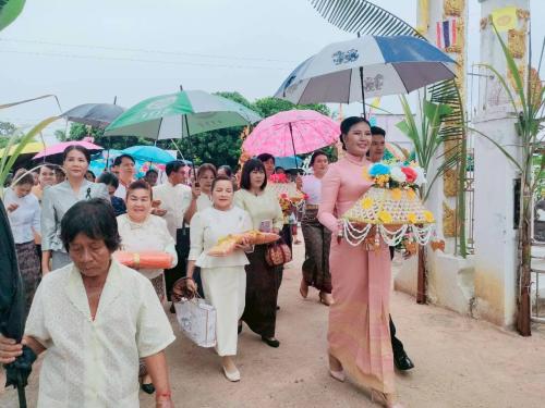 สำนักงานพัฒนาชุมชนอำเภอกุดรัง ร่วมทอกกฐินสามัคคีอำเภอกุดรังประจำปี 2568